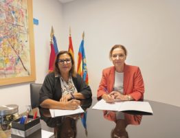 María del Mar Rodriguez firma convenio entre COAFA y el COPCV